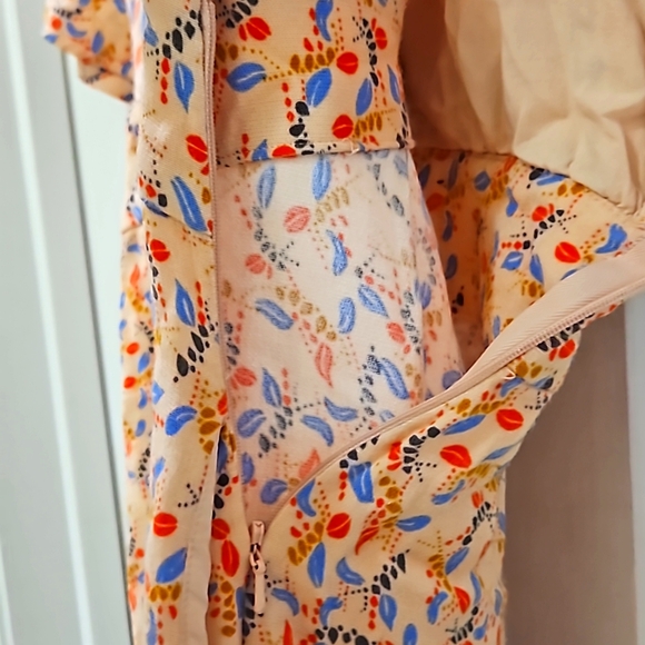 Free People Peach Floral Printed Virginia Romper with/ Open Back Size 6 - Picture 12 of 16